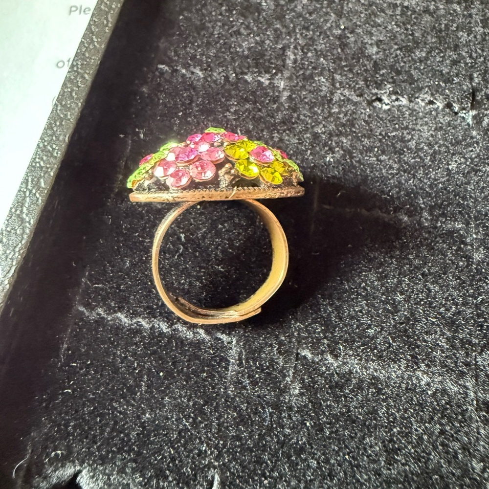 Floral Rhinestone ring - Picture 2 of 4